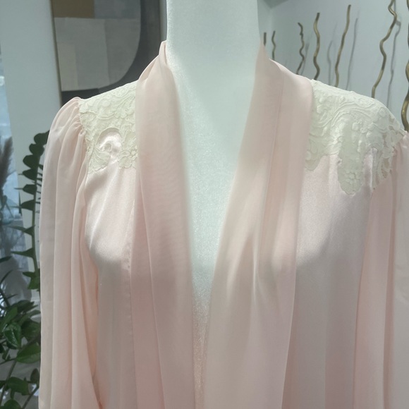 Elegant Pink Lace Trim Robe Christian  Dior - Picture 12 of 12